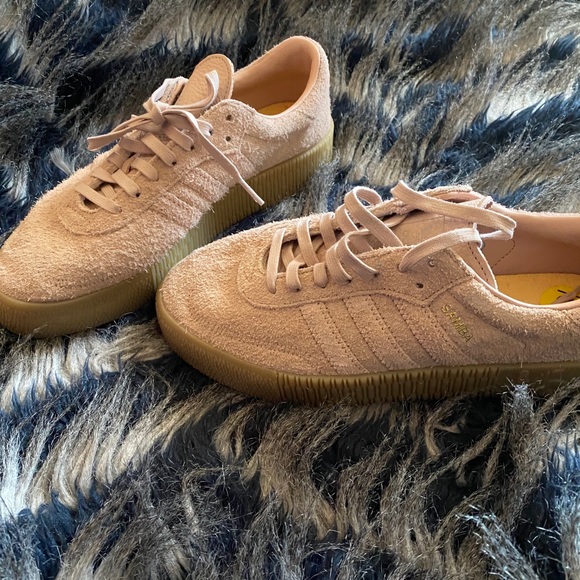 adidas originals samba rose sneakers in white with dark gum sole